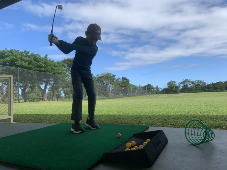 Du haut de ses 11 ans, Nolan Yu Chip Lin s'entraîne déjà pratiquement comme un professionnel avec jusqu'à quatre séances par semaine. Du haut de ses 11 ans, Nolan Yu Chip Lin s'entraîne déjà pratiquement comme un professionnel avec jusqu'à quatre séances par semaine.