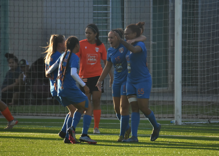 Les joueuses de Dragon ont réalisé une grosse entame de match samedi face à Pirae. Léa Kergal (15) et Francesca Pagoubealo (65) ont marqué les deux premiers buts pour l'équipe de Titioro.