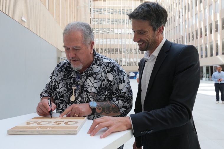 JO 2024 : Moetai Brotherson confirme et précise pour le surf à Teahupoo JO 2024 : Moetai Brotherson confirme et précise pour le surf à Teahupoo