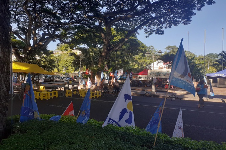 Une petite quarantaine de grévistes pour près d'une vingtaine d'écoles fermées ! Une petite quarantaine de grévistes pour près d'une vingtaine d'écoles fermées !