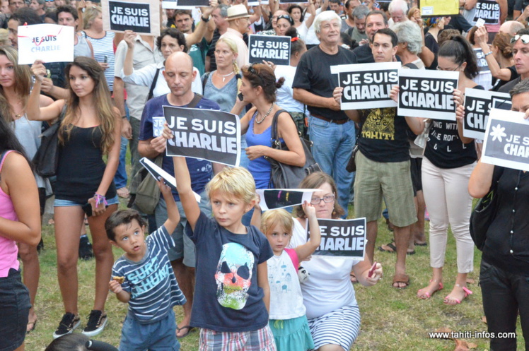Mercredi 7 janvier à Papeete lors du rassemblement silencieux en hommage aux victimes de l'attentat contre la rédaction de Charlie Hebdo
