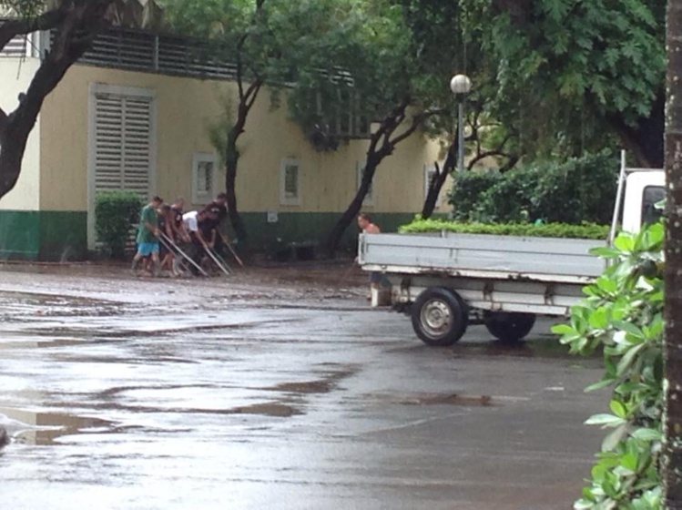 Intempéries : Le lycée Polyvalent de Taaone sera finalement ouvert lundi Intempéries : Le lycée Polyvalent de Taaone sera finalement ouvert lundi