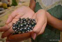 Lors d'une vente de perles aux enchères à Tahiti en juillet 2013.