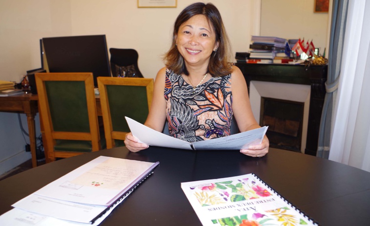 Caroline Tang, débarquée de la délégation polynésienne à Paris Caroline Tang, débarquée de la délégation polynésienne à Paris