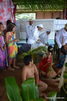 Illustration vivante de la vie à Orofara rythmée par l'école et l'infirmerie Illustration vivante de la vie à Orofara rythmée par l'école et l'infirmerie