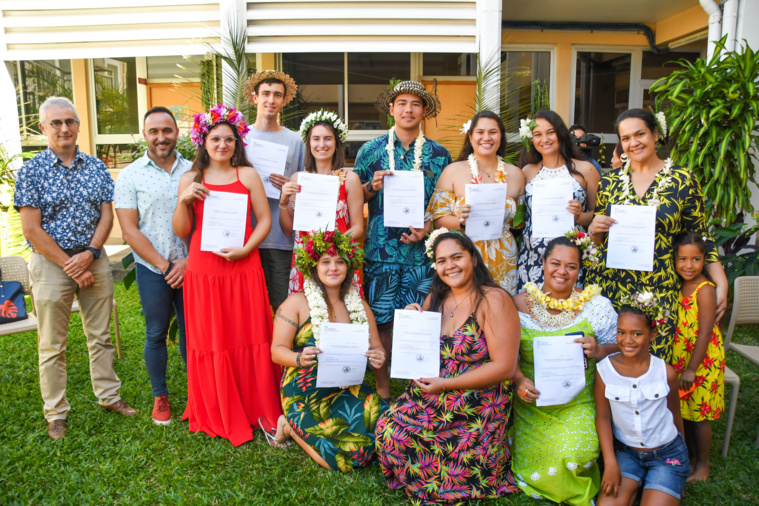 Les nouveaux infirmiers reçoivent leur diplôme d'État Les nouveaux infirmiers reçoivent leur diplôme d'État