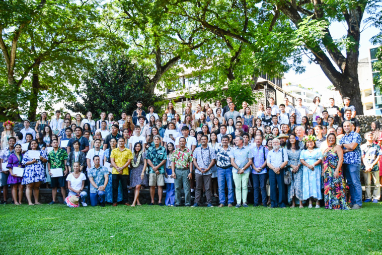 Ils sont 211 bacheliers à brandir fièrement leur médaille du baccalauréat 2023 Ils sont 211 bacheliers à brandir fièrement leur médaille du baccalauréat 2023
