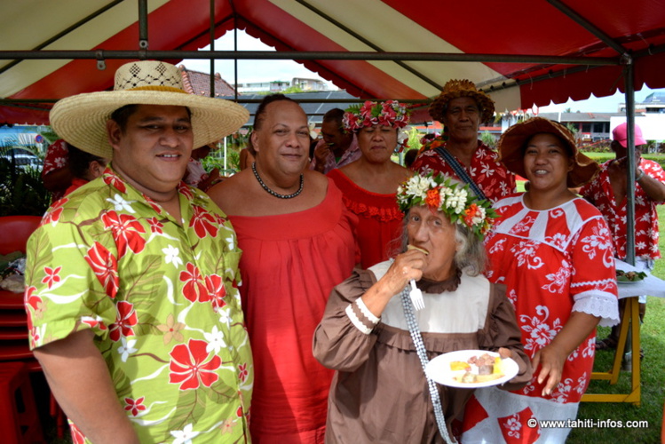 Certains des quelques 50 artisans présents au festival Certains des quelques 50 artisans présents au festival