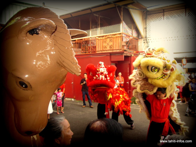 La danse des lions en 2014, alors pour célébrer l'année du cheval. En 2015, c'est au tour de la chèvre
