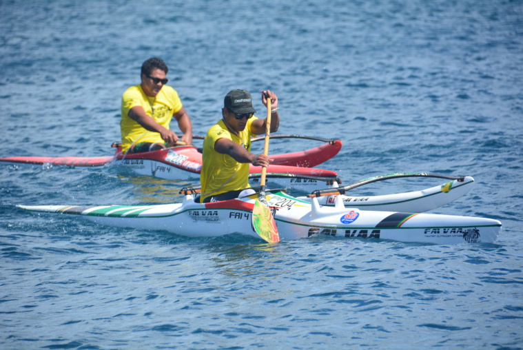 Tutearii Hoatua, au premier plan, et Kevin Céran-Jérusalémy se sont livrés une belle lutte ce samedi pour la victoire à la Ihilani Hoe.