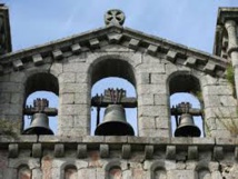 Sonné par trop de cloches, il écrit au pape Sonné par trop de cloches, il écrit au pape