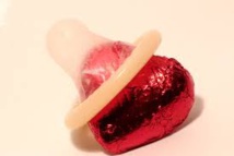 Saint-Valentin: menace de fatwa contre les préservatifs en Indonésie Saint-Valentin: menace de fatwa contre les préservatifs en Indonésie