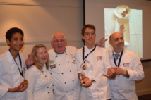 Médaille d'or et vainqueur du concours International Secondary School Culinary Challenge en Australie en 2016 avec Alann Poilvet et Tehuiarii Papaura ainsi que leur professeur. Médaille d'or et vainqueur du concours International Secondary School Culinary Challenge en Australie en 2016 avec Alann Poilvet et Tehuiarii Papaura ainsi que leur professeur.