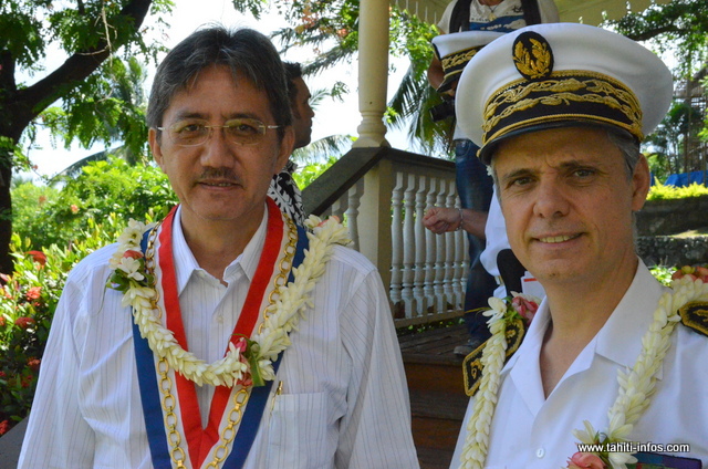 Le maire Philip Schyle et le haut-commissaire Lionel Beffre, mercredi matin lors de la visite du représentant de l'Etat à Arue