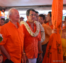 Gaston Flosse et Edouard Fritch lors de la marche orange pendant la campagne des élections territoriales le 23 mars 2013. C'est ce jour-là que le président du Tahoera'a a désigné Edouard Fritch comme son successeur. Voilà ce que disait alors Gaston Flosse :  "Ma succession est prête. Elle ne fait pas de doute, elle n’appelle pas de contestation, c’est Edouard Fritch qui assurera la continuité du Tahoera'a"