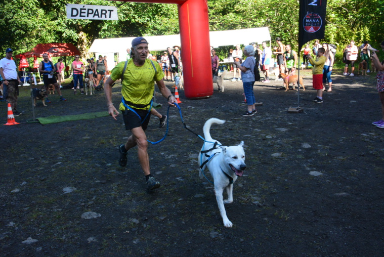 Un canicross de 5 km était également proposé ce dimanche. 17 duos maître-chien étaient au départ. Un canicross de 5 km était également proposé ce dimanche. 17 duos maître-chien étaient au départ.