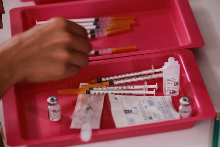 45 000 doses de vaccin Covid sont encore stockées à Tahiti. Crédit photo : Greg Boissy. 45 000 doses de vaccin Covid sont encore stockées à Tahiti. Crédit photo : Greg Boissy.