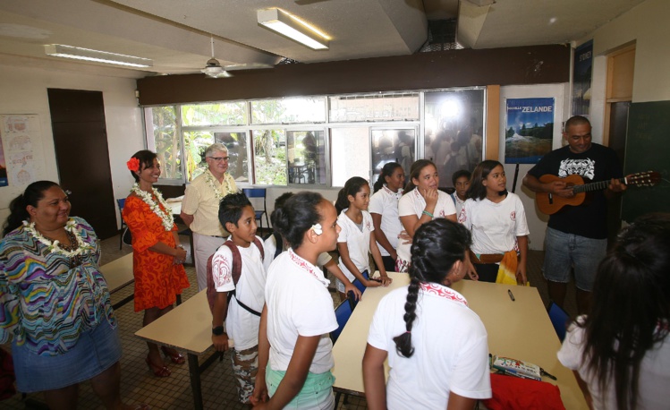 "Ecole ouverte" pour les jeunes qui n'ont pas de vacances "Ecole ouverte" pour les jeunes qui n'ont pas de vacances