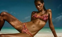 Des heures après le bronzage, la peau continue de souffrir Des heures après le bronzage, la peau continue de souffrir