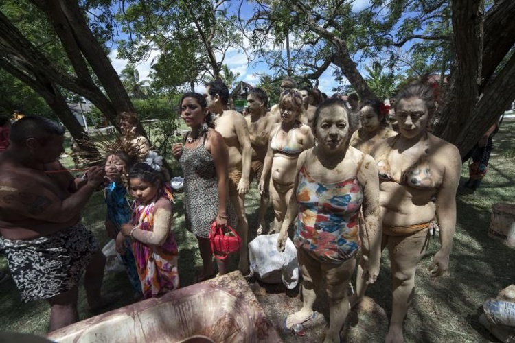 Farandula: le carnaval de l’Île de Pâques ou l'exubérance des corps