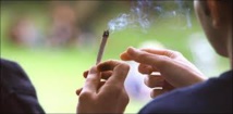 Pologne: la police interpelle un prêtre et deux enfants de choeur fumeurs de cannabis