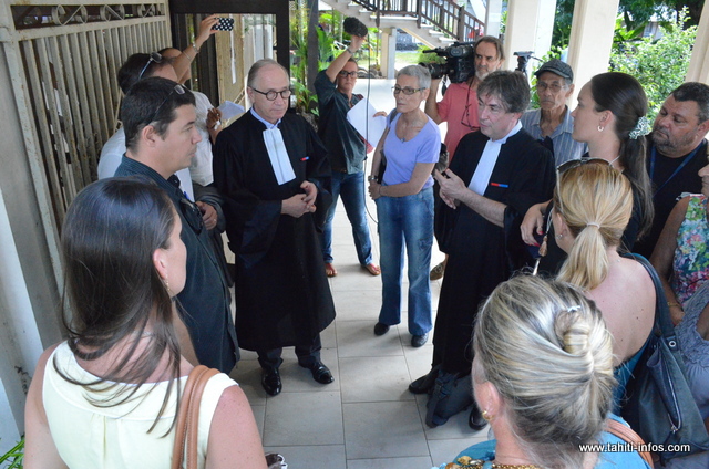 Jeudi à l'issue de l'audience sur les intérêts civils du crash d'Air Moorea. Les victimes demandent plus de 2,4 milliards Fcfp de préjudice moral.