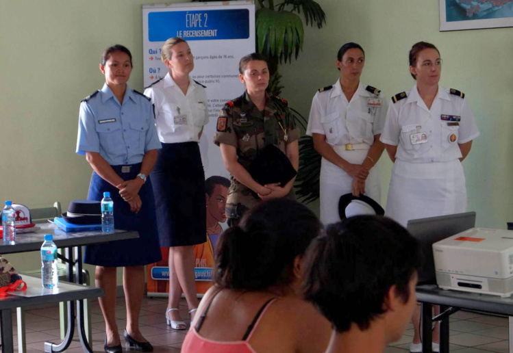 Cinq femme militaires ont présenté leur parcours aux lycéens Cinq femme militaires ont présenté leur parcours aux lycéens