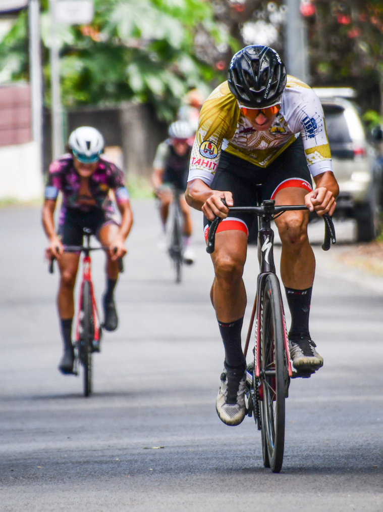 Tout s'est joué dans la dernière montée pour les hommes. Et cette fois, c'est Rayann Lachenny qui a pris les devants ! Tout s'est joué dans la dernière montée pour les hommes. Et cette fois, c'est Rayann Lachenny qui a pris les devants !