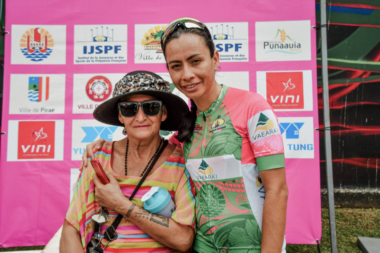 Poerava Van Bastolaire et sa mère, des exemples de combativité. Poerava Van Bastolaire et sa mère, des exemples de combativité.