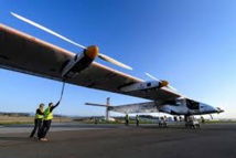 Solar Impulse 2 a décollé pour un tour du monde: "l'aventure a commencé" Solar Impulse 2 a décollé pour un tour du monde: "l'aventure a commencé"
