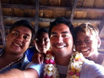 Maiti Rossoni a été instituteur remplaçant à Napuka en 2014. Maiti Rossoni a été instituteur remplaçant à Napuka en 2014.