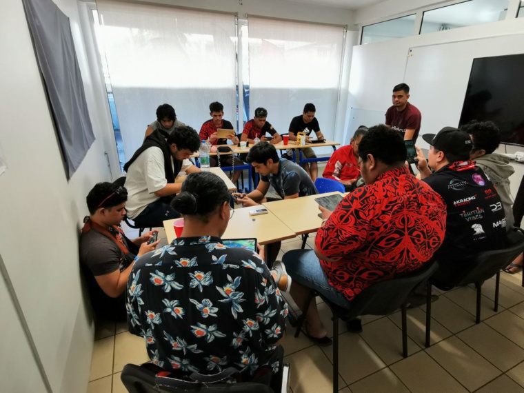 En attendant plus de moyens, on fait avec les moyens du bord à l'AS E-sport. Les jeunes, eux, répondent déjà présent. En attendant plus de moyens, on fait avec les moyens du bord à l'AS E-sport. Les jeunes, eux, répondent déjà présent.