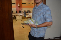 Julien a acheté pour 400 000 Fcfp de lots, avec un fer à souder en prime. Julien a acheté pour 400 000 Fcfp de lots, avec un fer à souder en prime.