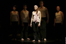 "Le Porteur d'Histoire" met le public debout au Petit Théâtre de Papeete. "Le Porteur d'Histoire" met le public debout au Petit Théâtre de Papeete.