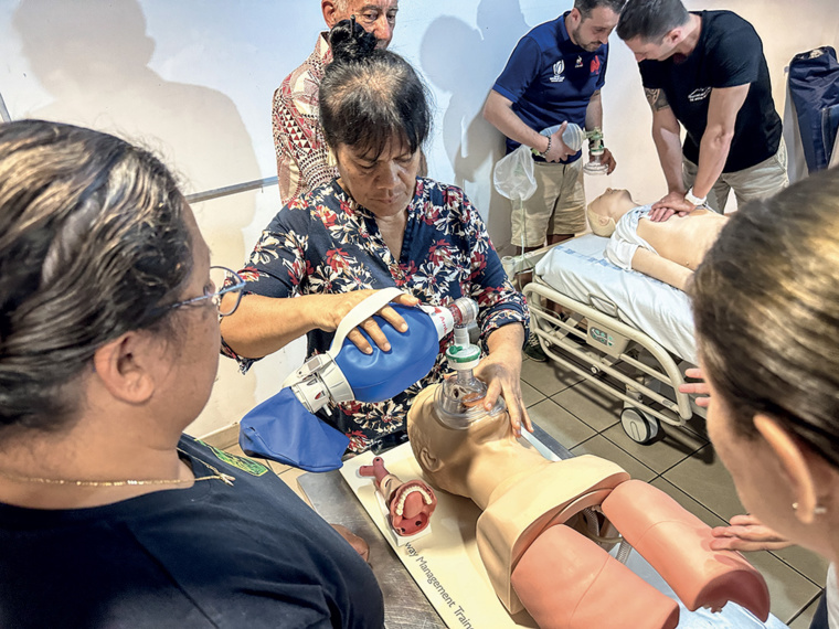 Rien de tel que la pratique pour s’aguerrir aux situations d'urgence en cas d’isolement insulaire. Rien de tel que la pratique pour s’aguerrir aux situations d'urgence en cas d’isolement insulaire.