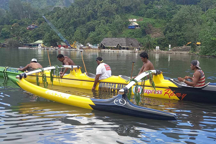 Une pirogue en hommage à Maitha Une pirogue en hommage à Maitha