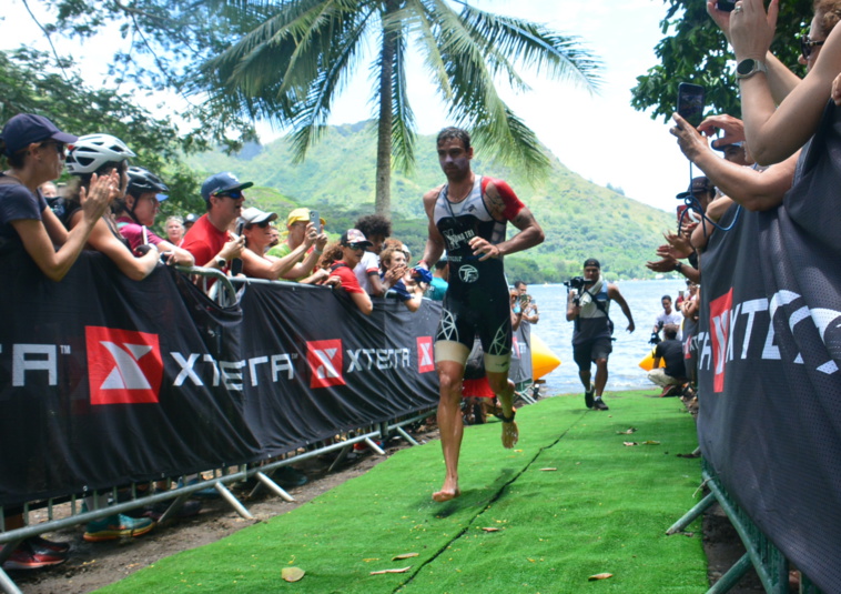 Jean-Marc Rimaud a été très impressionnant sur le parcours de natation en sortant en tête avec près de deux minutes d’avance sur ses plus proches poursuivants.