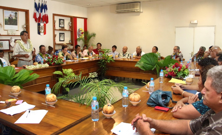 Edouard Fritch rencontre les élus de Hitia'a o te Ra