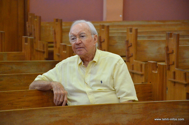Gaston Flosse, mercredi 25 mars au palais de justice de Papeete. Le leader politique devait répondre des délits de faux et usage de faux et de détournement de fonds publics, dans l'affaire du SED