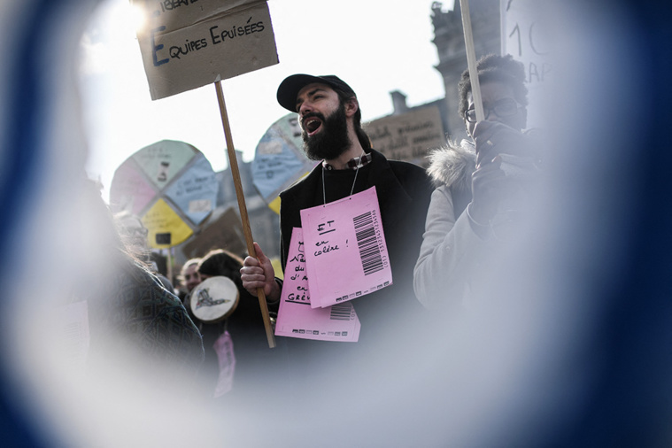 STEPHANE DE SAKUTIN / AFP