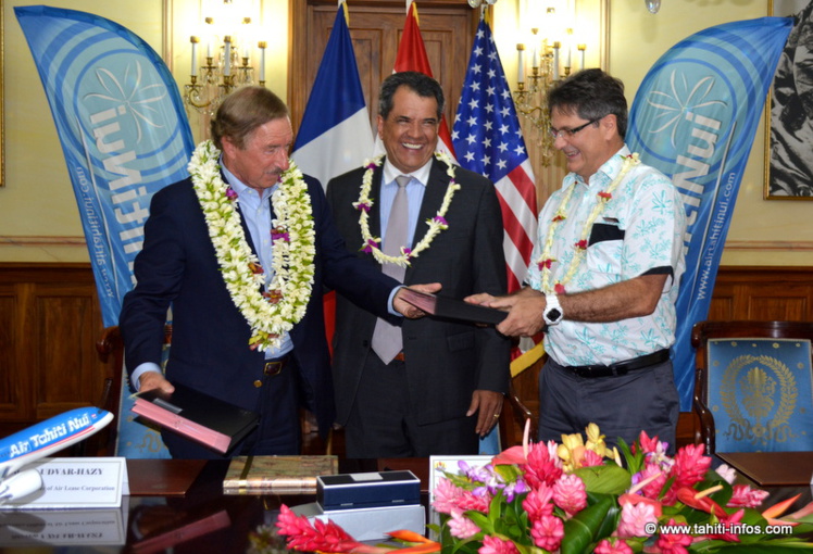 Steven Udvar-Hazy, P-DG et fondateur de Air Lease Corporation ; Édouard Fritch, président de la Polynésie ; Michel Monvoisin, P-DG d'ATN Steven Udvar-Hazy, P-DG et fondateur de Air Lease Corporation ; Édouard Fritch, président de la Polynésie ; Michel Monvoisin, P-DG d'ATN