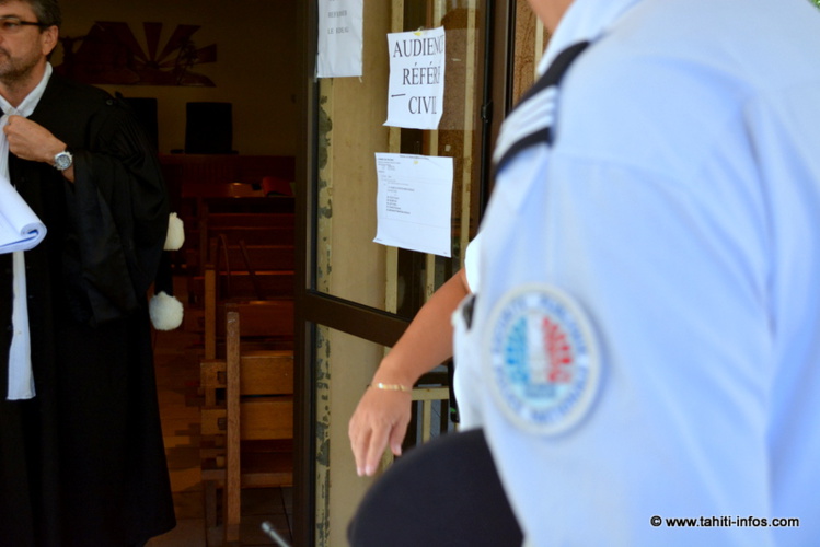 Maître Bouyssie après que le référé engagé par son client, la CPS, ait été reporté à lundi.