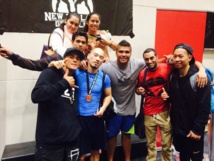 Henri en compagnie de ses amis et ses partenaires d’entraînements Henri en compagnie de ses amis et ses partenaires d’entraînements