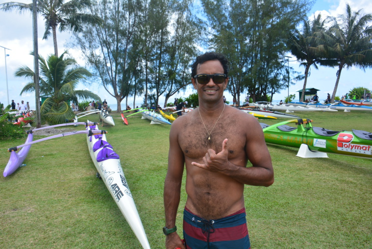 Lono Teururai, rameur de Hinaraurea et ancien vainqueur du Hawaiki Nui Va'a avec EDT Va'a. Lono Teururai, rameur de Hinaraurea et ancien vainqueur du Hawaiki Nui Va'a avec EDT Va'a.