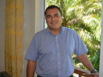 Teva Rohfritsch, le leader du parti A Ti'a Porinetia. Teva Rohfritsch, le leader du parti A Ti'a Porinetia.