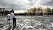 Dans le Pacifique, le super-typhon Maysak fait cinq morts Dans le Pacifique, le super-typhon Maysak fait cinq morts