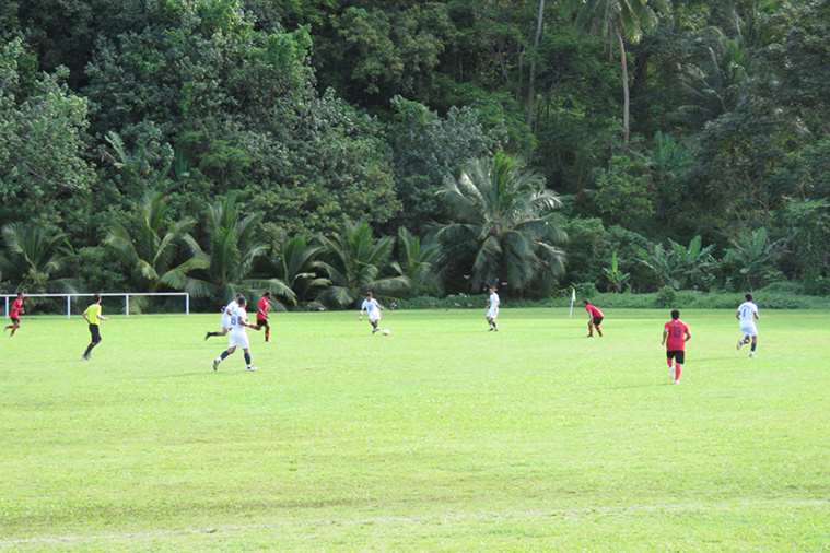 Tiare Tahiti et Tapuhute toujours en tête du championnat de Moorea Tiare Tahiti et Tapuhute toujours en tête du championnat de Moorea