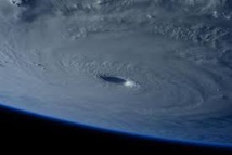 Le super-typhon Maysak faiblit à l'approche des Philippines