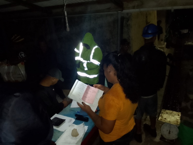 Livraison humide à Amanu Livraison humide à Amanu