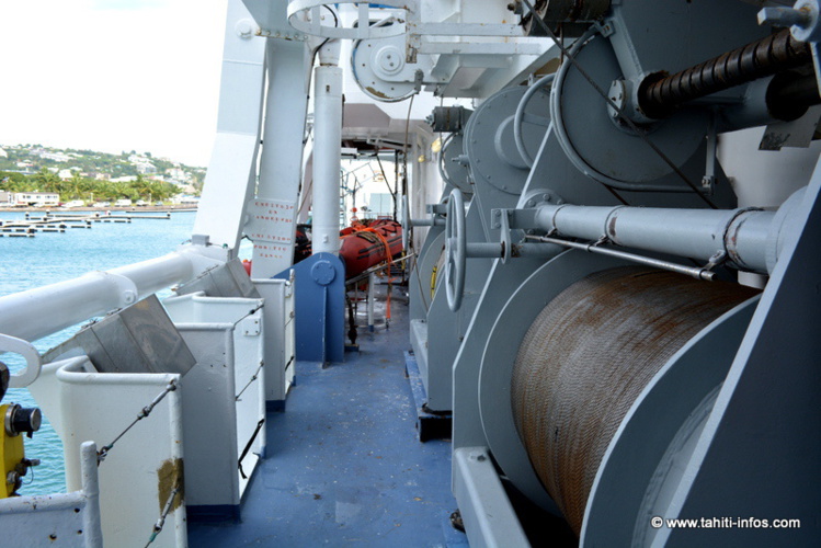 Ces treuils pour mettre à l'eau les petits engins de carottage ont 8500 mètres de cable Ces treuils pour mettre à l'eau les petits engins de carottage ont 8500 mètres de cable